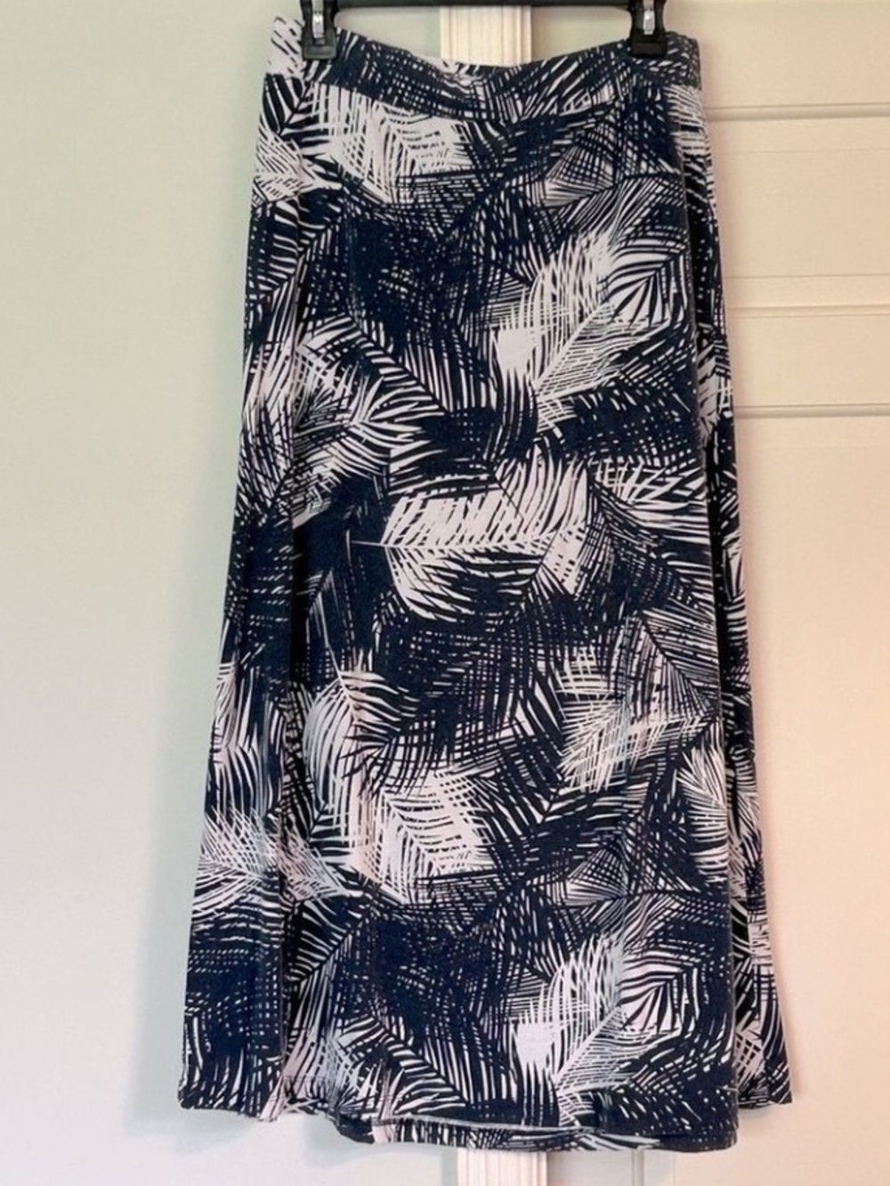 Preppy Blue + White Leaf Maxi Skirt Size Petite Medium Classic Skirt Pull On